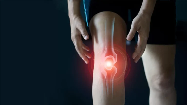 a man having a meniscus tear pain and may need a knee brace for meniscus tear